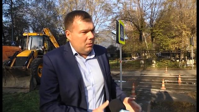 Специалисты устраняют последствия коммунальной аварии на ул. Кирова смотреть онлайн