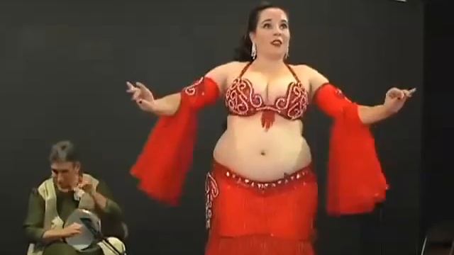 Fat lady Belly Dance amazing смотреть онлайн