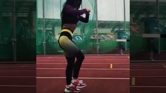 Christina Aguilera - самые красивые лосины Bona Fide смотреть онлайн