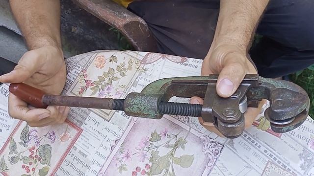 Ручной труборез для стальных труб - видеообзор смотреть онлайн