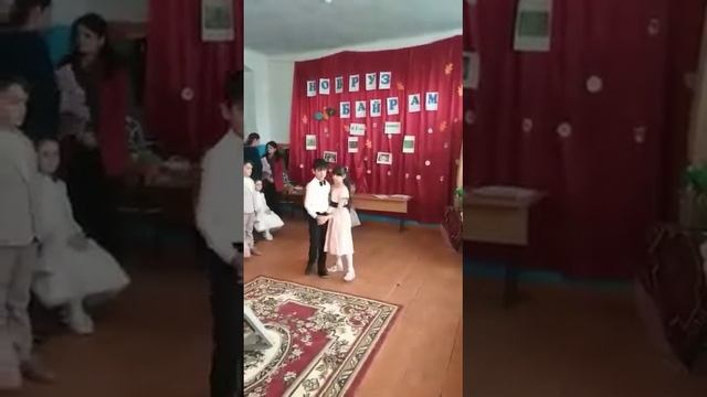 Внеклассное мероприятие в 3"а" классе посвящённое к празднику "Навруз байрам",кл/рук Киласова Р.Б. смотреть онлайн
