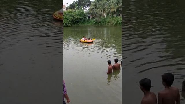 Intex Inflatable boat ride смотреть онлайн