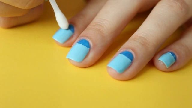 Blue Moon Manicure With Rhinestones/Голубой лунный маникюр со стразами