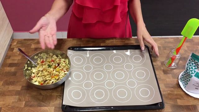 Кулинарное YouTube-шоу "Полезная еда". Видео-рецепт ЗОЖ-печеньев из лепестков миндаля смотреть онлайн