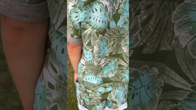 Модный показ в лавандовом дворе, коллекция магазина Benetton