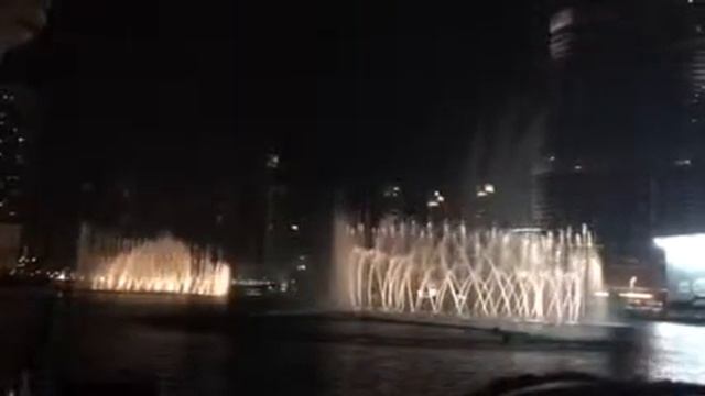 Дубай поющие фонтаны бурдж халифа смотреть онлайн