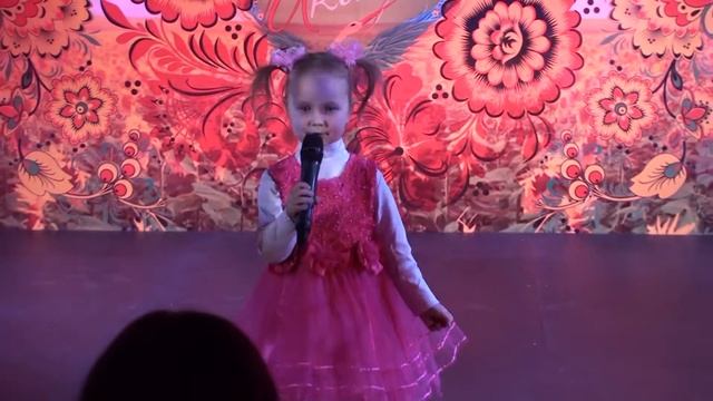 Песня "Ладошки". Мила Половко - дебют! Таланты без границ 18.02.2017. смотреть онлайн