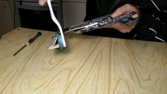 Разбор и чистка ноутбука от Acer Aspire E5 571 577J смотреть онлайн