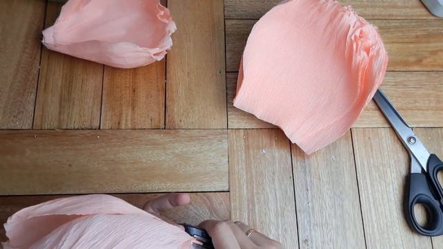 Giant Peony Flower Tutorial - Part 2 смотреть онлайн
