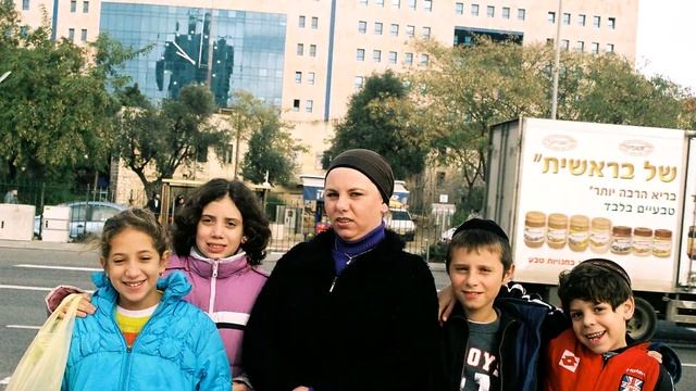 מי יודע מי יודעת | 2004 – 2022 | מצוה מהתורה בחג הסוכות смотреть онлайн