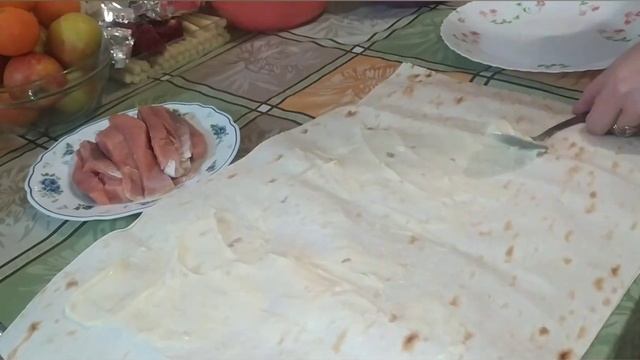 РУЛЕТИК ИЗ ЛАВАША С КРАСНОЙ РЫБКОЙ ?????? смотреть онлайн