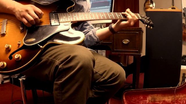 Gibson ES330 1960 vs Eastman T64v GB смотреть онлайн