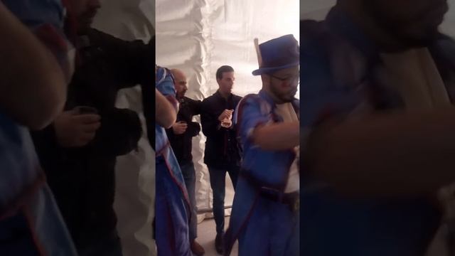 Calentando voces con la comparsa del guia, pasodoble. смотреть онлайн