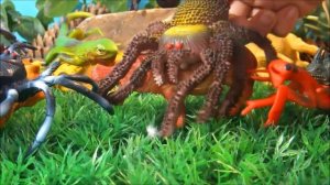 Гигантские насекомые атакуют хищников. А с динозаврами справятся?  Мультики для детей. Динозавры