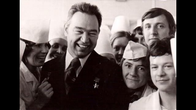 Визит Георгия Гречко на Чистопольский часовой завод «Восток». смотреть онлайн