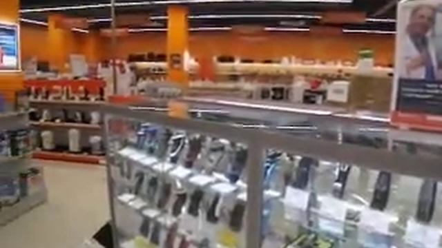 ЛАЗАРЕВСКОЕ-017. Торговый центр "Бирюза" магазин "ДНС" смотреть онлайн