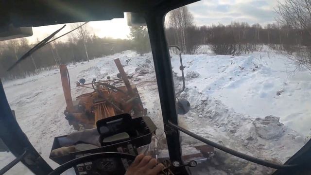 РАБОЧИЕ БУДНИ! работа на грейдере в лесу смотреть онлайн