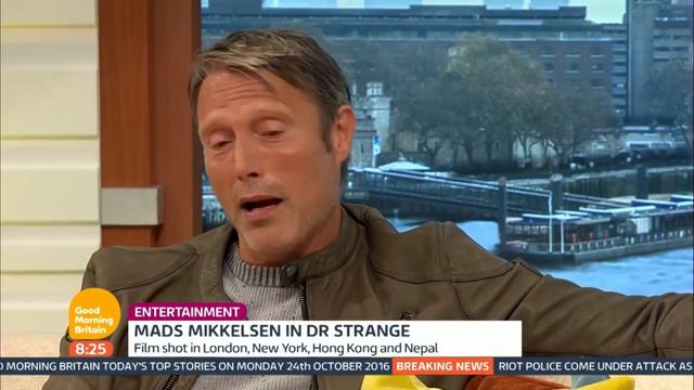 mads mikkelsen is super horny (he will go another round) смотреть онлайн