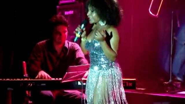 ELZA SOARES - SHOW ELZA SAPECA DA BRECA.