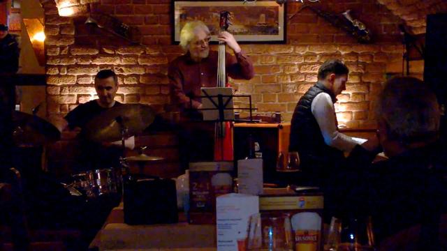 Трио Артема Лалаяна в клубе-ресторане "САН-ДИЕГО". 21 января 2017 смотреть онлайн