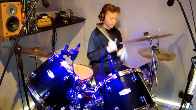 Nirvana - Smells Like Teen Spirit - Drum cover смотреть онлайн