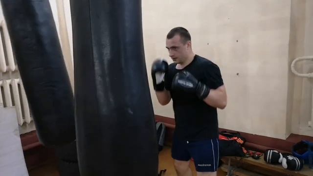 Наработка боковых ударов и апперкотов в боксе. смотреть онлайн