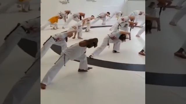 "Капоэйра "Capoeira Topázio Moscow Rússia Formado Jean смотреть онлайн