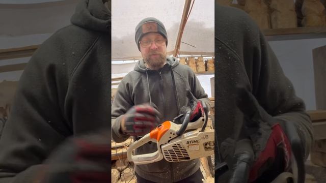 Winter chainsaw carving tip #chainsaw #chainsawart #chainsawcarver #beginnerstutorial смотреть онлайн