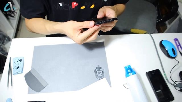 Вот он какой карбоновый iPhone? Alpha Skin снова удивляет смотреть онлайн