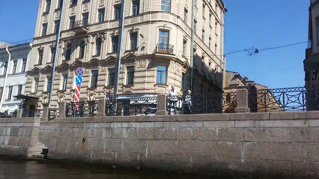 На кораблике по Питеру смотреть онлайн