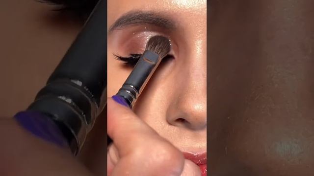 СТРЕЛКИ РЕСНИЦАМИ #стрелки #макияж #макияжглаз #ресницы #makeup #makeuptutorial #красивыймакияж смотреть онлайн