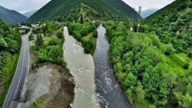 Какие эти реки красивые !Белая и чёрная Арагви и Военно грузинская дорога смотреть онлайн