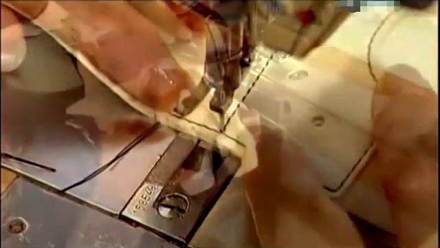 Как делают хоккейные перчатки смотреть онлайн