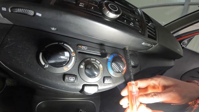 Nissan Micra 2009 How To Remove Original / Factory Radio Removal смотреть онлайн