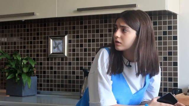 МОЯ ДЕВУШКУ ПРОВЕРЯЕТ МОЙ ТЕЛЕФОН Это была ошибка смотреть онлайн