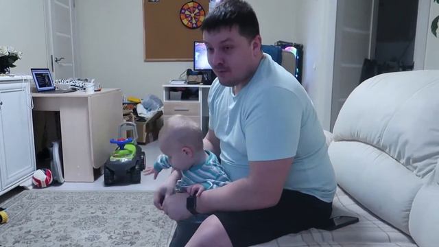 ЗАБРАЛИ АЛИСУ С САДИКА / У АЛИСЫ ВЫПАДАЮТ ЗУБЫ / ВЛОГ от 17.12.2021 смотреть онлайн