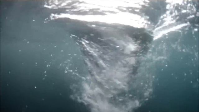 Dangerous Ocean Whirlpool! смотреть онлайн