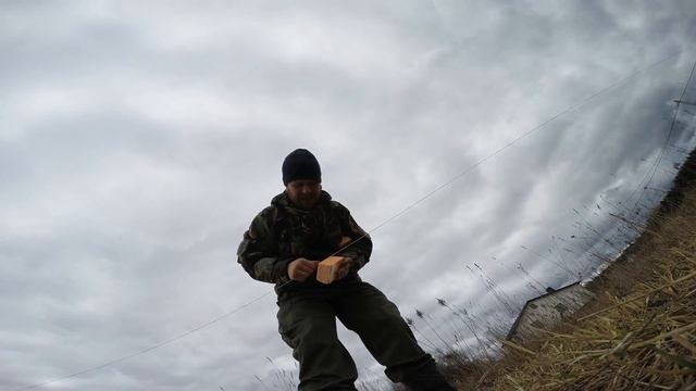 Вылазка на участок. Натягиваем веревку вдоль границы смотреть онлайн