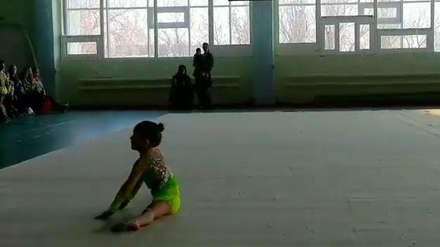Первое выступление насоревнованиях по художественной гимастике смотреть онлайн