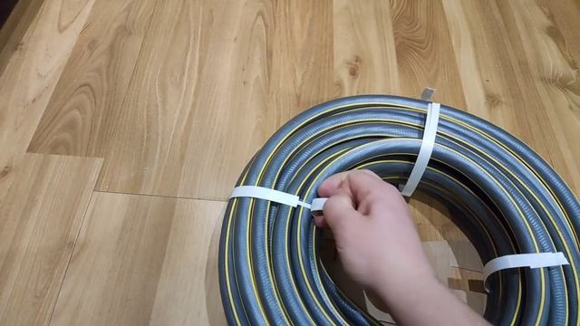 Распаковка — Шланг поливочный Hozelock Tricoflex Ultraмax 116241 смотреть онлайн