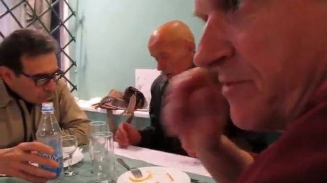 2011 09 18 СБ и АЗ в Садко. за столом 3 - СБ о представлениях на западе о русских смотреть онлайн