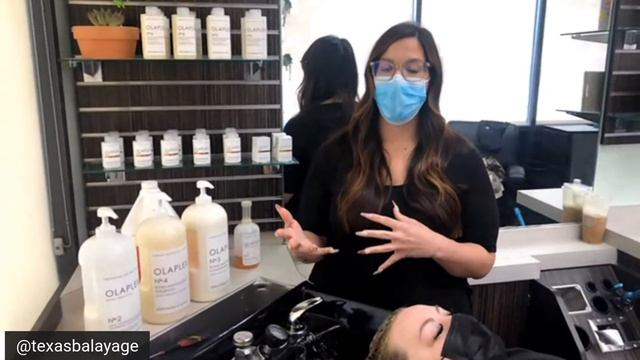 Olaplex In-Salon Treatment & Blowout Tutorial смотреть онлайн