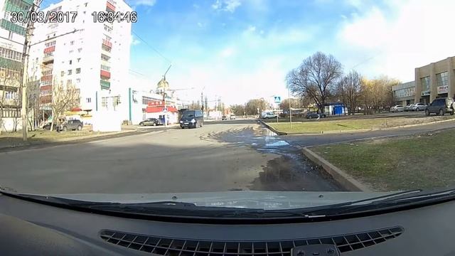 Нарушения п.14.1 ПДД есть или нет, вот в чём вопрос смотреть онлайн