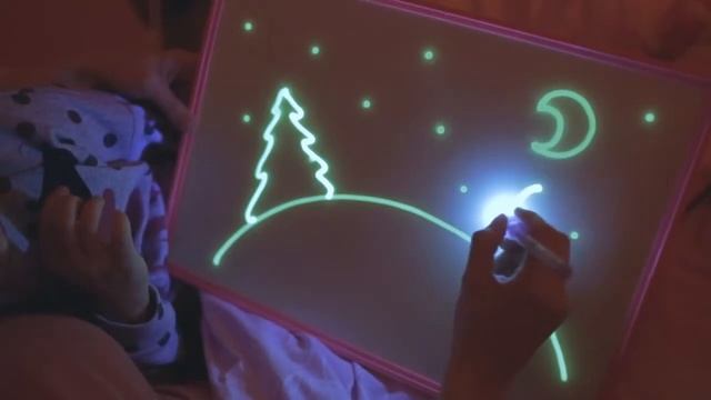 Набор для рисования в темноте "Рисуй светом" смотреть онлайн
