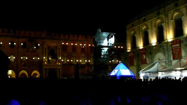 live a Bologna Festa San Petronio 2011 Gun's & Rosy suonano Baila Morena by MVaccari смотреть онлайн