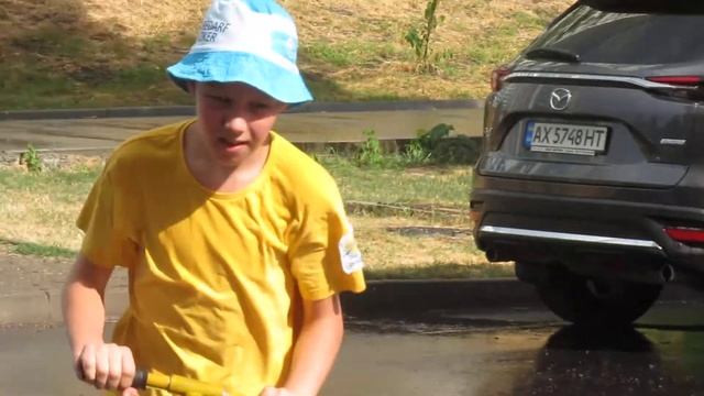 На самокате под летним дождем . Канал Сеньор Арсений смотреть онлайн