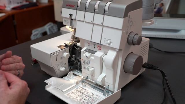 Janome 2000d AirThread Serger - A Breath Of Fresh Air! смотреть онлайн