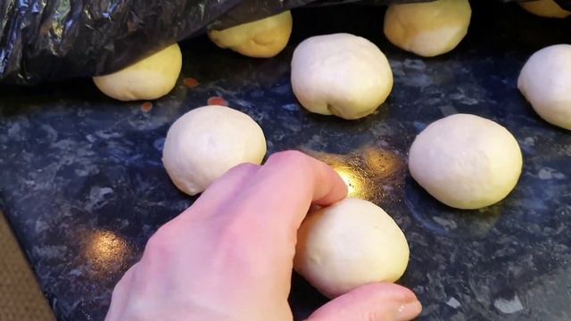 Вкусные Пончики жарим дома. Тесто как ПУХ! Супер рецепт из пекарни. Вкусно, просто и быстро! смотреть онлайн