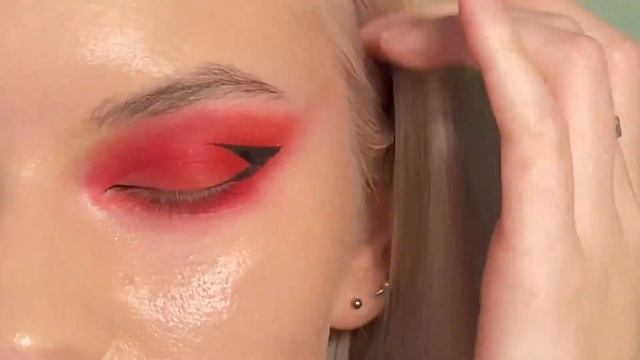 КРАСНЫЙ СМОКИ I JEFFREE STAR COSMETICS I I Heart Revolution Disney смотреть онлайн