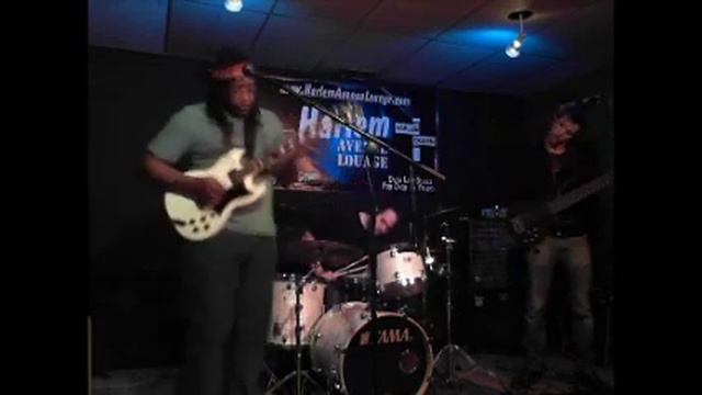 Pistol Pete Playin The Jay Turser JT 50 Custom White